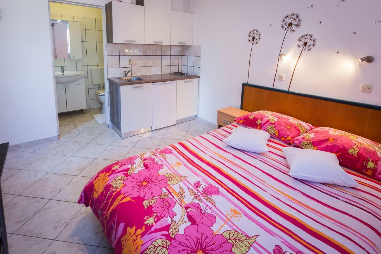 Apartments Goga Mali Losinj Exterior photo